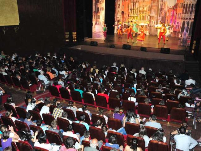 Elevii ar trebui să primească  ”vouchere culturale” din acest&nbsp;an