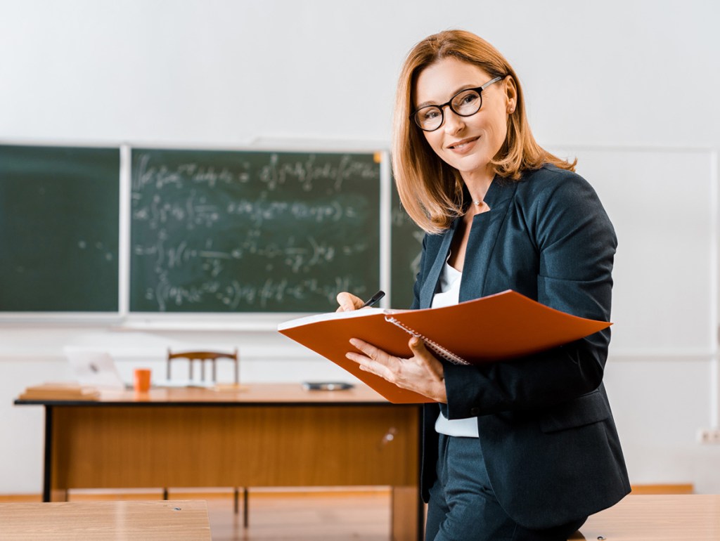 500 de lei de la stat pentru folosirea ochelarilor în&nbsp;învățământ