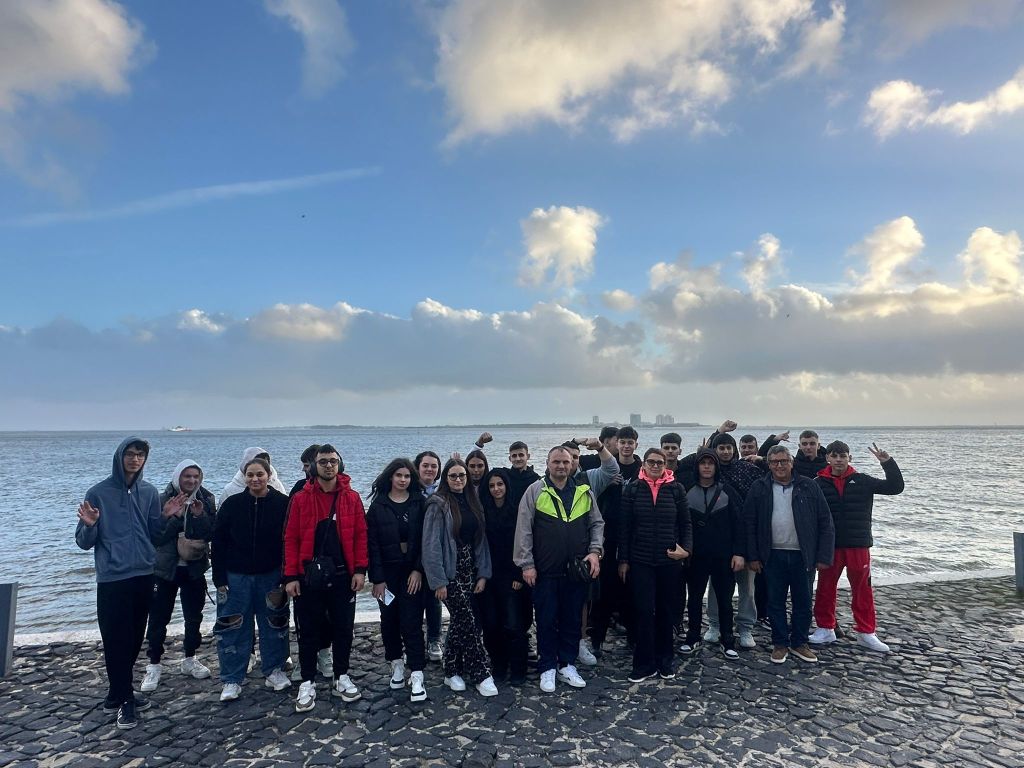 Elevi din trei licee tehnologice gorjene participă la stagii de practică Erasmus+ în&nbsp;Portugalia